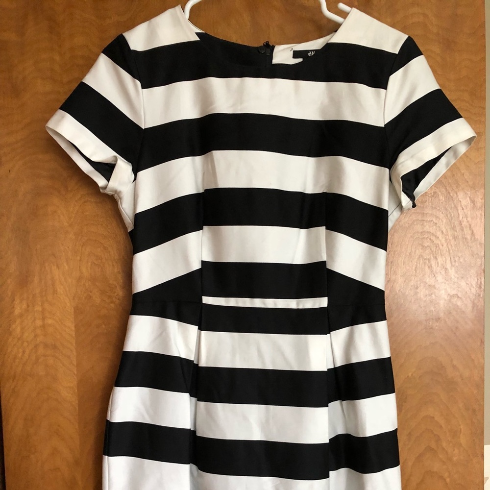 H&M stripped dress size 8